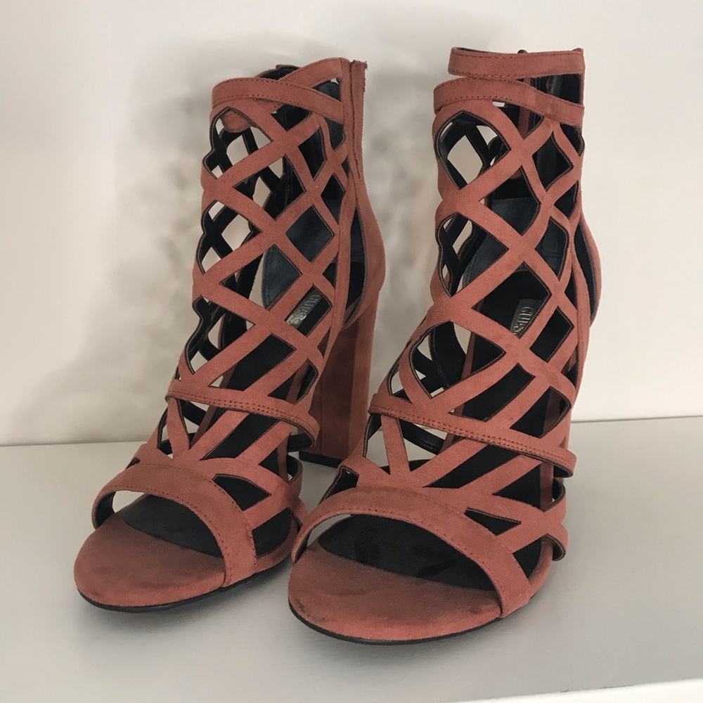 SIZE 8 MAUVE HEELS